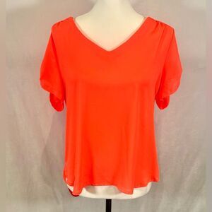 Lily White bright neon orange vneck top size medium